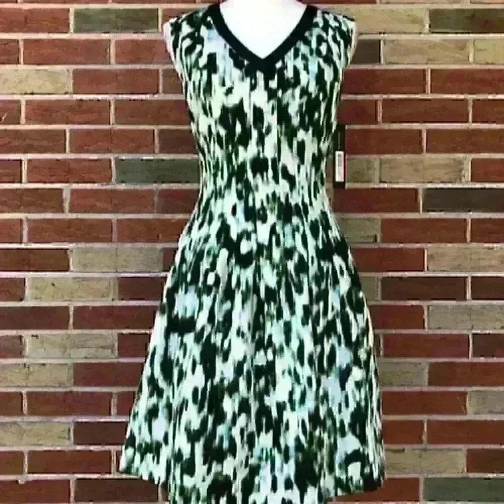 NNT Marc New York V neck sleeveless pockets stretch black/green print S